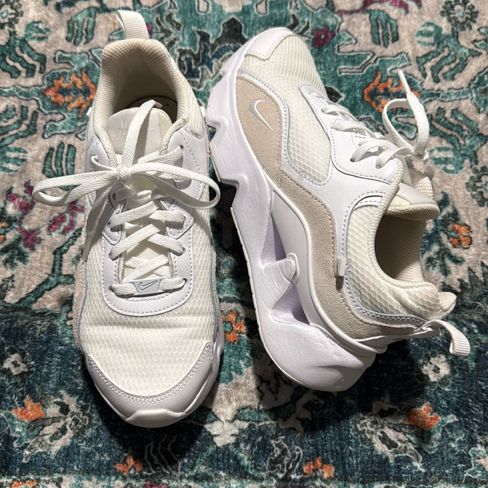 Women’s Nike Ryz 365 2 shoes